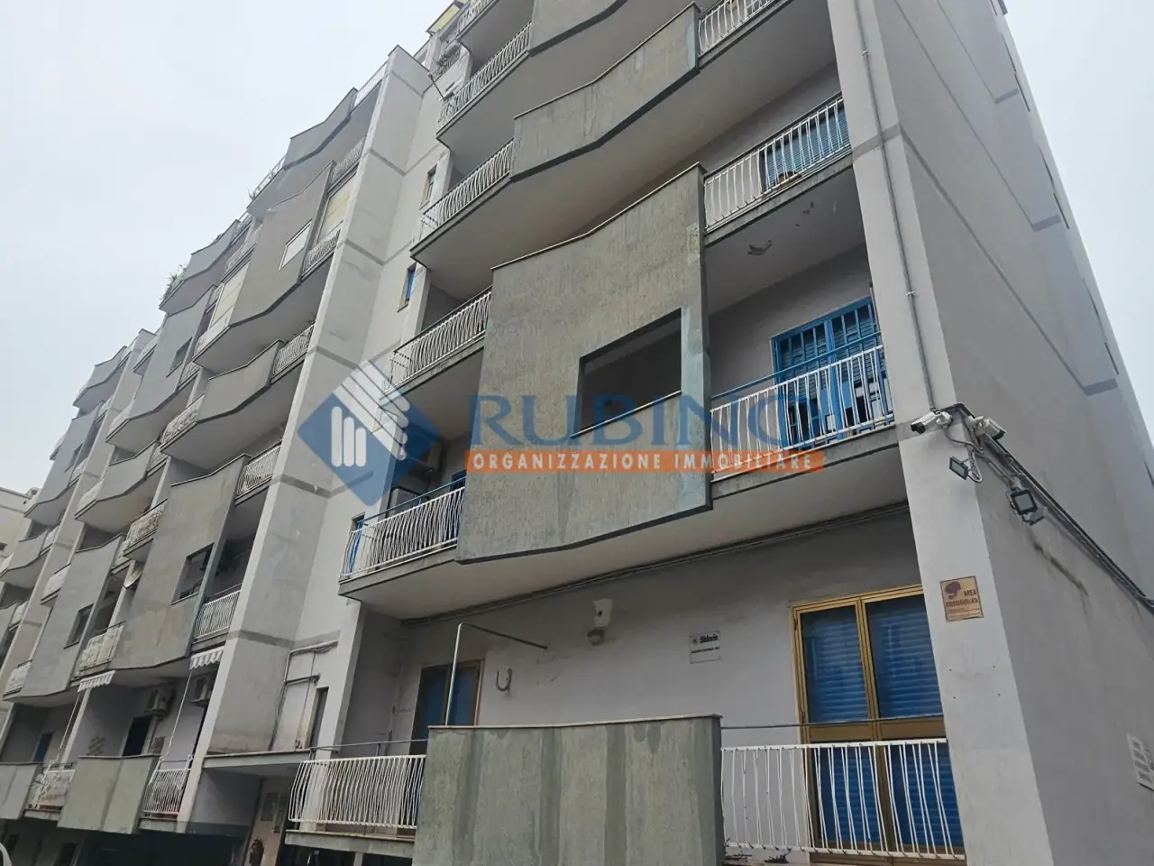 Magazzino in Via Pasubio 155, Bari, {3} - Foto 1