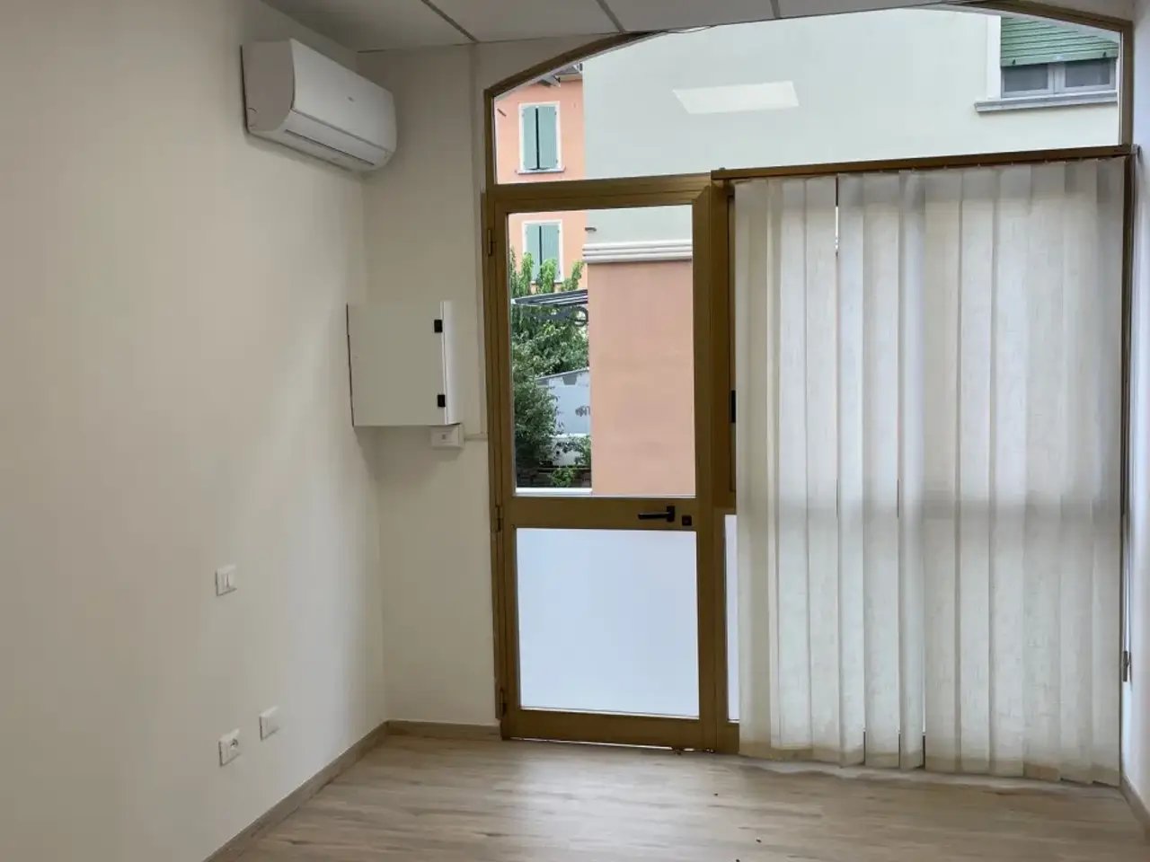 Ufficio in Piazza Martiri, Casalgrande, {3} - Foto 1