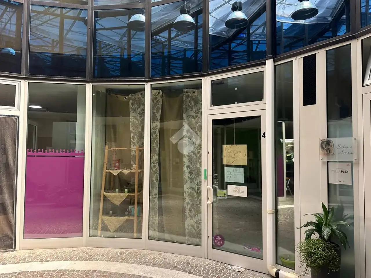 Negozio in Vicolo Parolari 4, Rovereto, {3} - Foto 2
