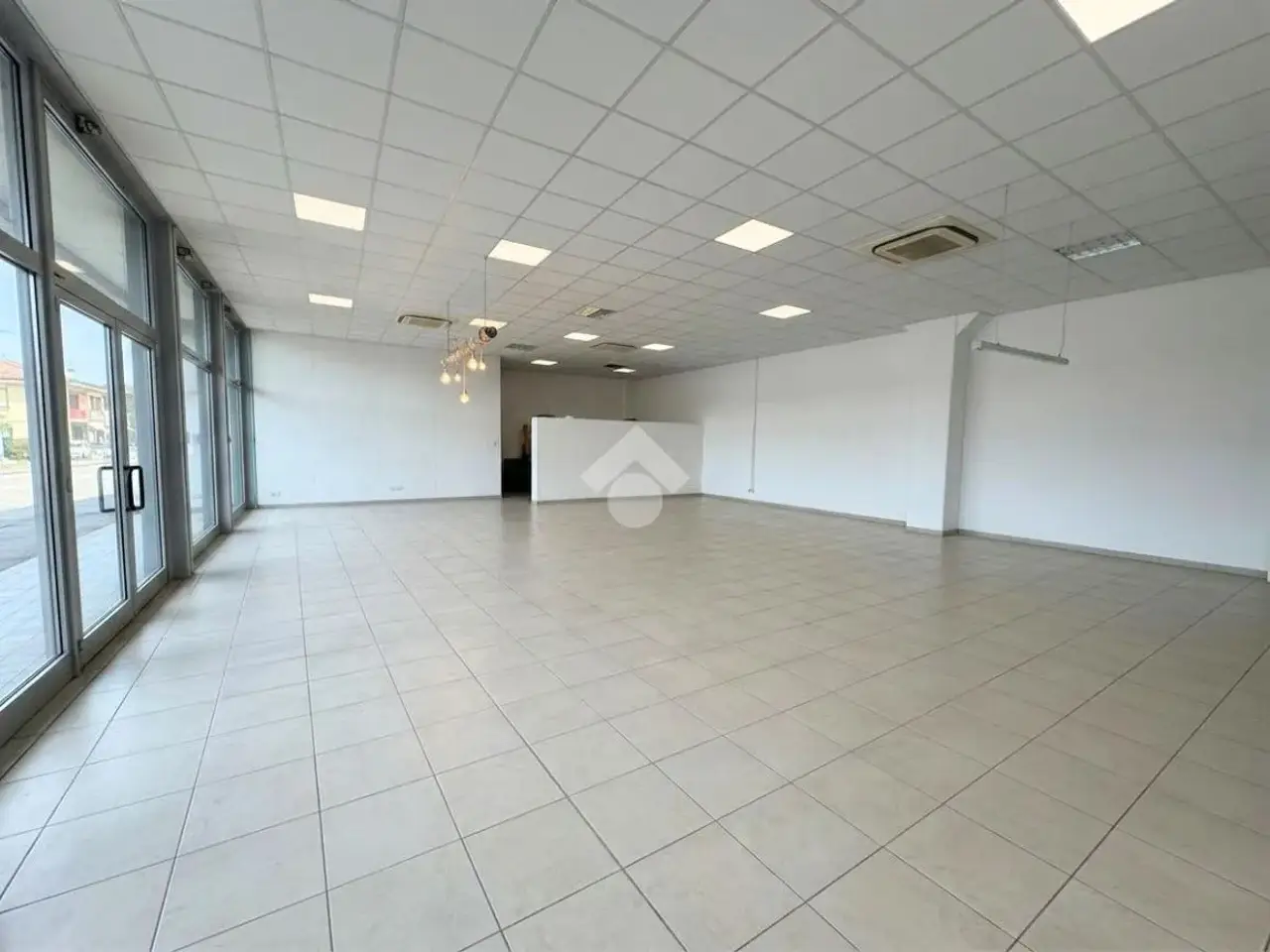 Negozio in Via Aldo Palareti 45, Savignano Sul Rubicone, {3} - Foto 1