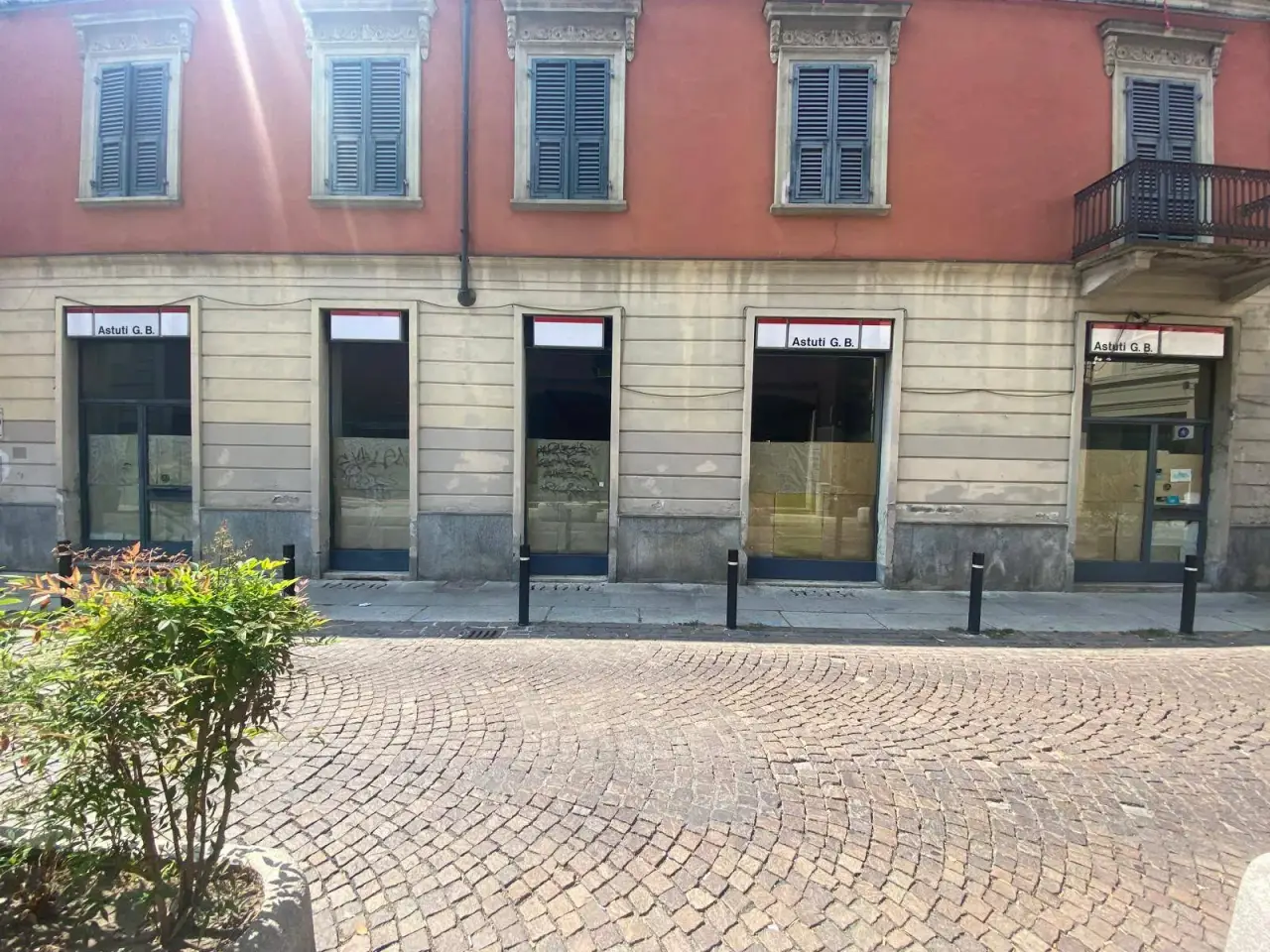Esercizio commerciale in Via Vochieri, Alessandria, {3} - Foto 1