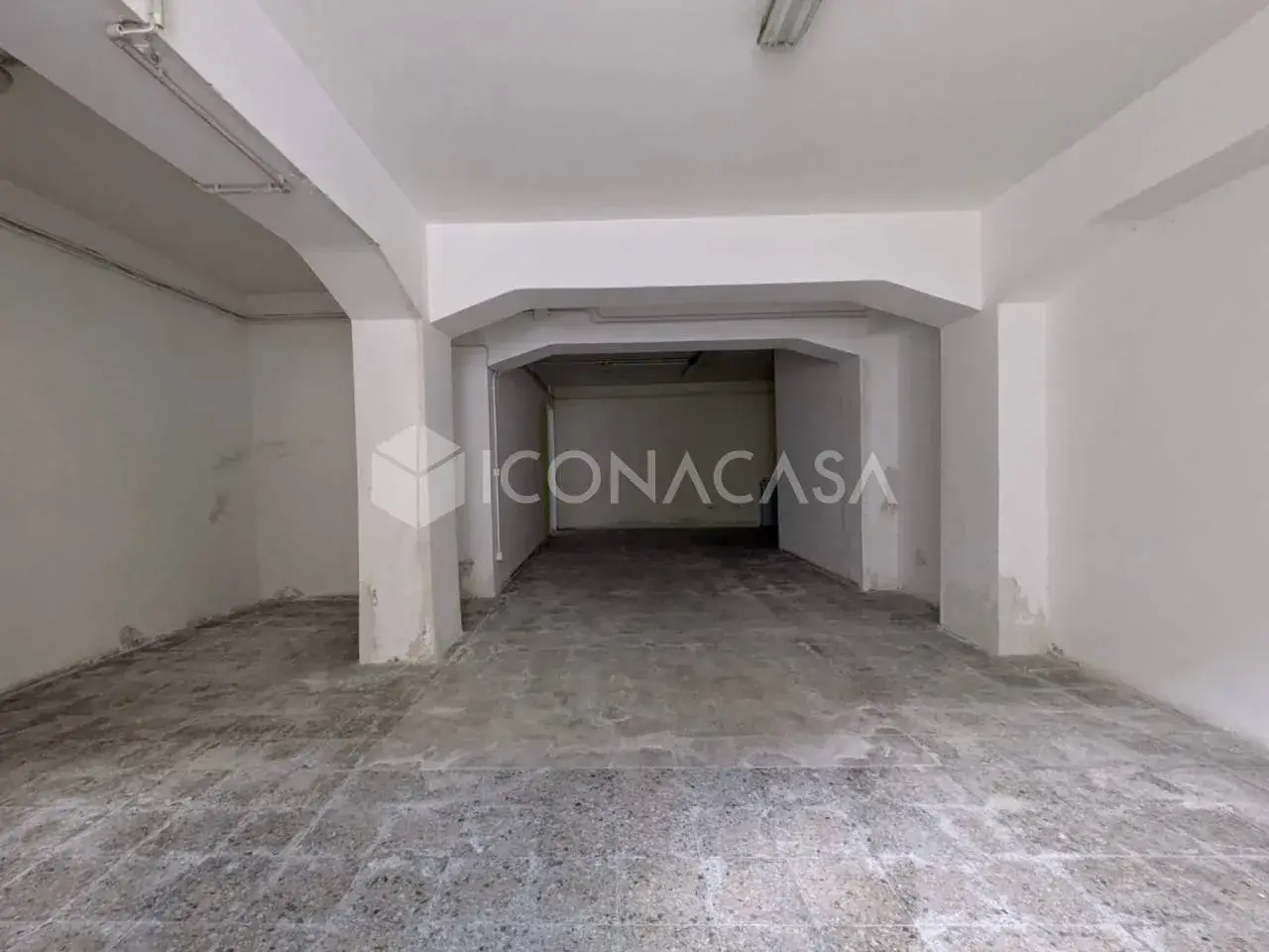 Magazzino in Via Antonio Brancati 1e, Reggio Calabria, {3} - Foto 2