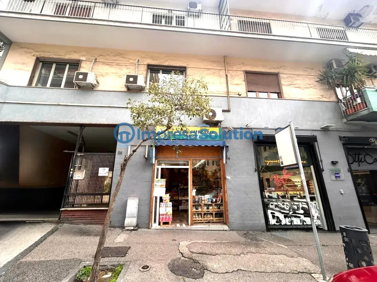 Negozio in Via Ugo Niutta, Napoli, {3} - Foto 2