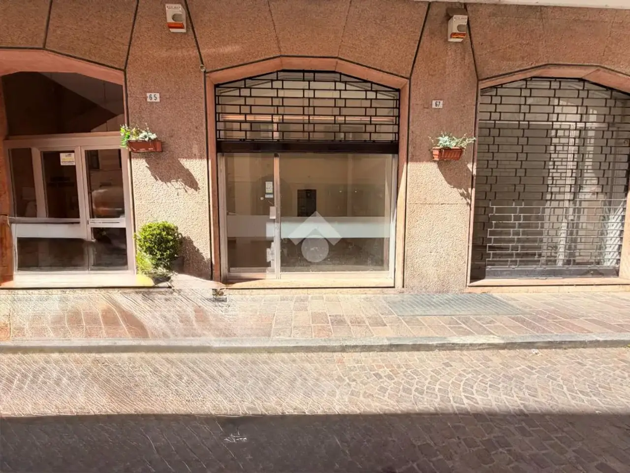 Negozio in Via Paolo Giacometti 67, Novi Ligure, {3} - Foto 2