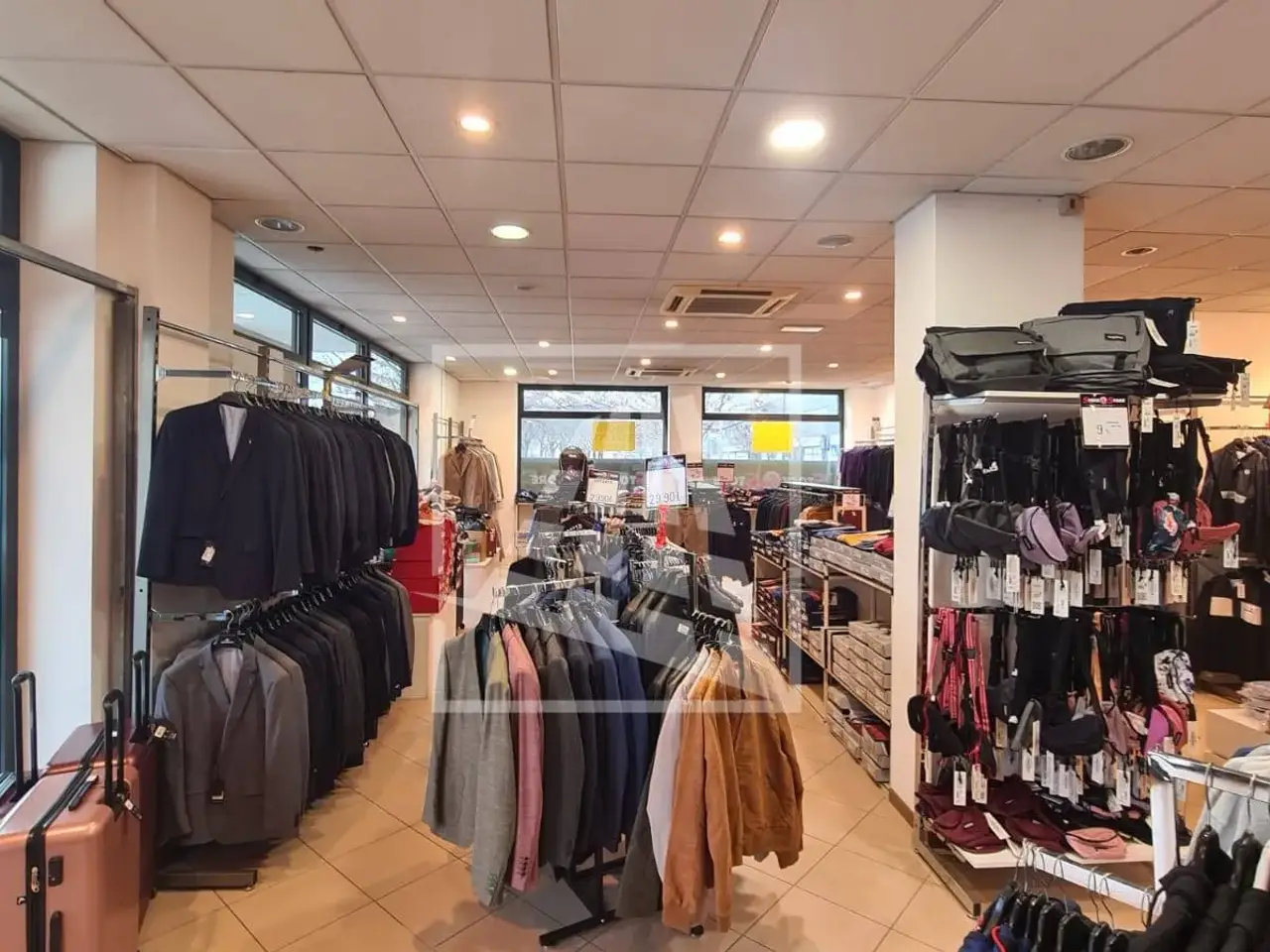 Negozio in Via Guglielmo Oberdan 4, Reggio Emilia, {3} - Foto 2