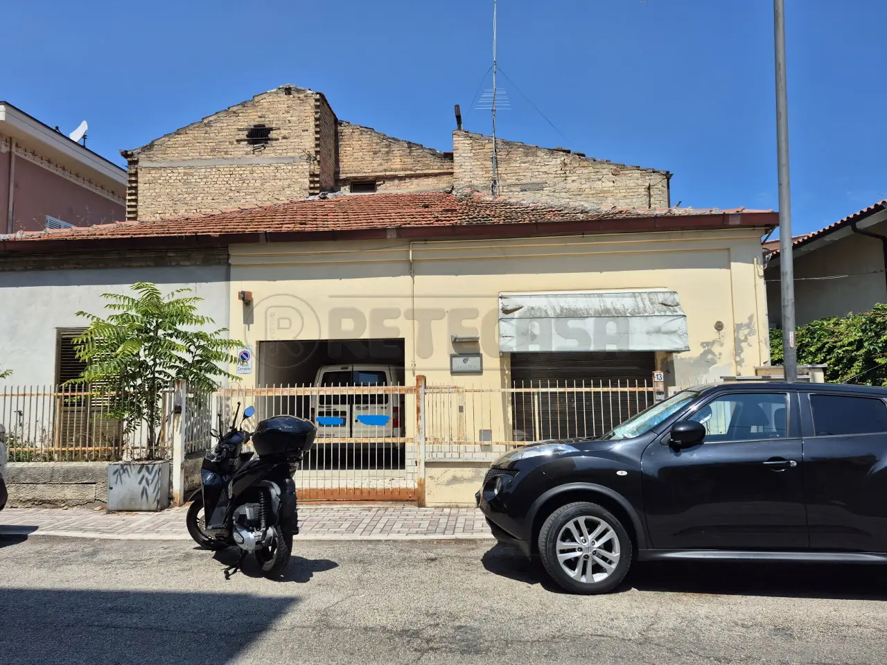 Parcheggio chiuso in Via Luigi Settembrini 9, Pescara, {3} - Foto 1