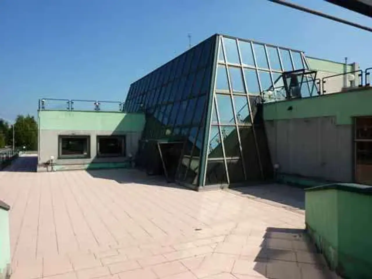 Negozio in Viale Sarmazzano 34, Vizzolo Predabissi, {3} - Foto 1