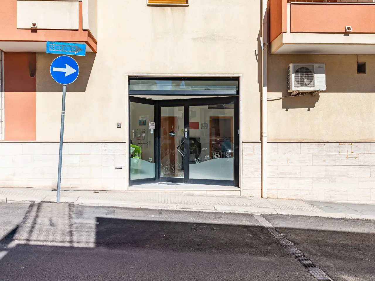 Negozio in Via S. Anna 55, Monopoli, {3} - Foto 1
