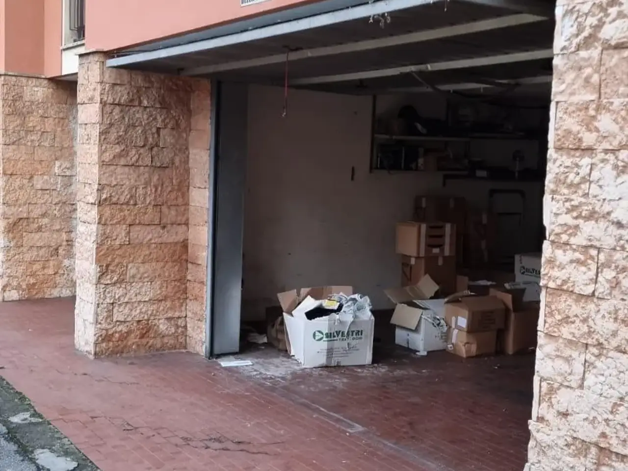Parcheggio chiuso in , Genova, {3} - Foto 2