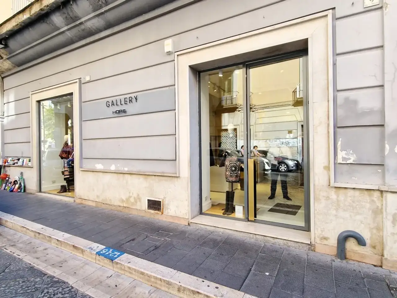 Negozio in Via Cesare Battisti  9, Caserta, {3} - Foto 2