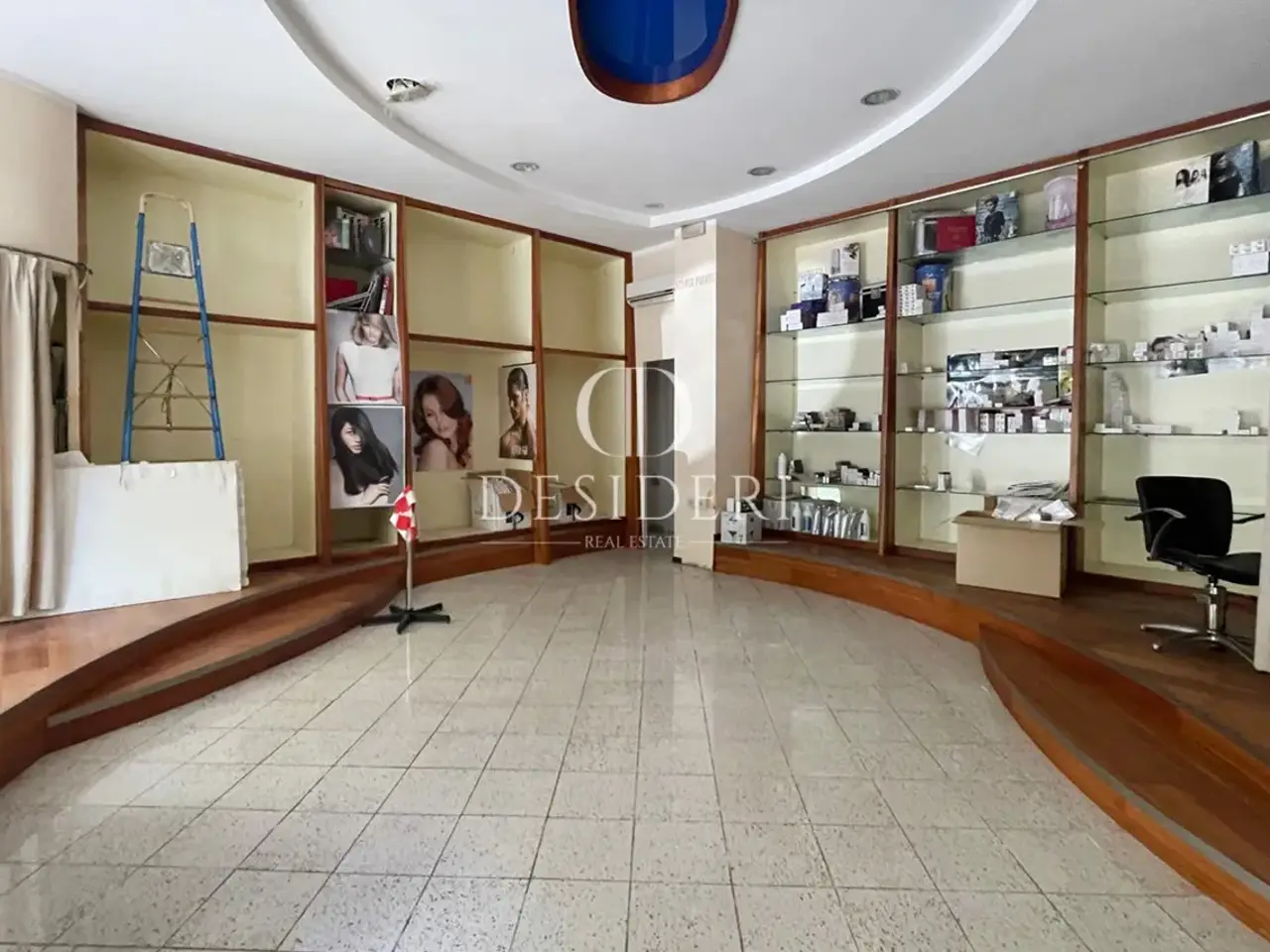 Locale commerciale in Via Emilia 58100 Grosseto, Grosseto, {3} - Foto 2