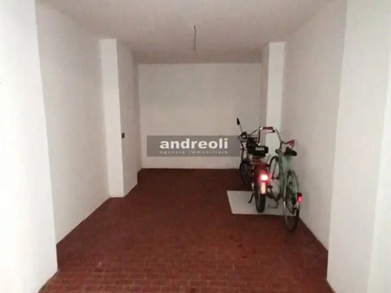 Parcheggio chiuso in Jesi (Tabano), Jesi, {3} - Foto 2