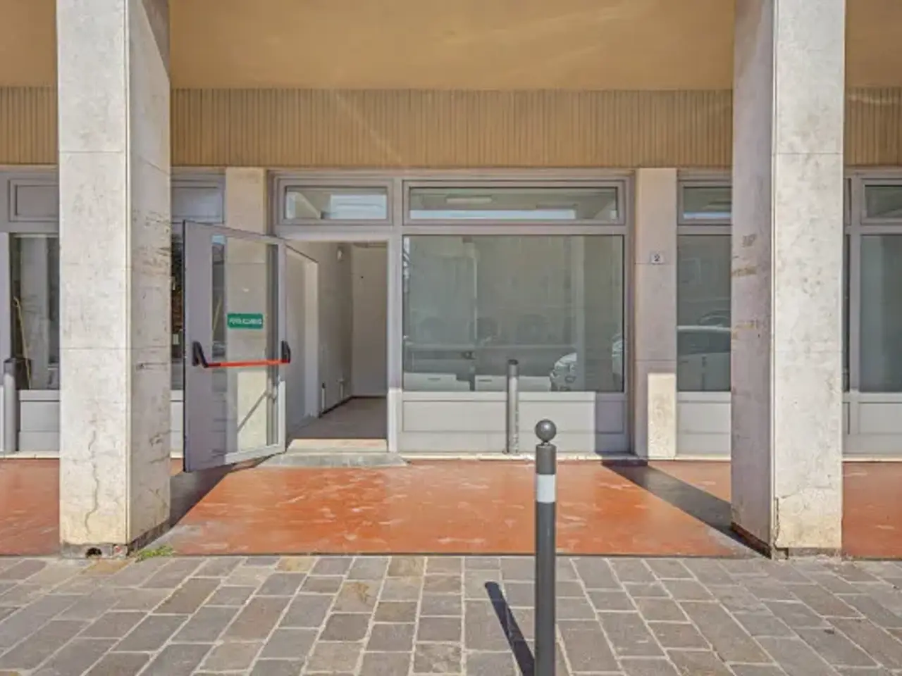 Ufficio in Piazza Don l. Ferrazzi 7, Pernumia, {3} - Foto 1