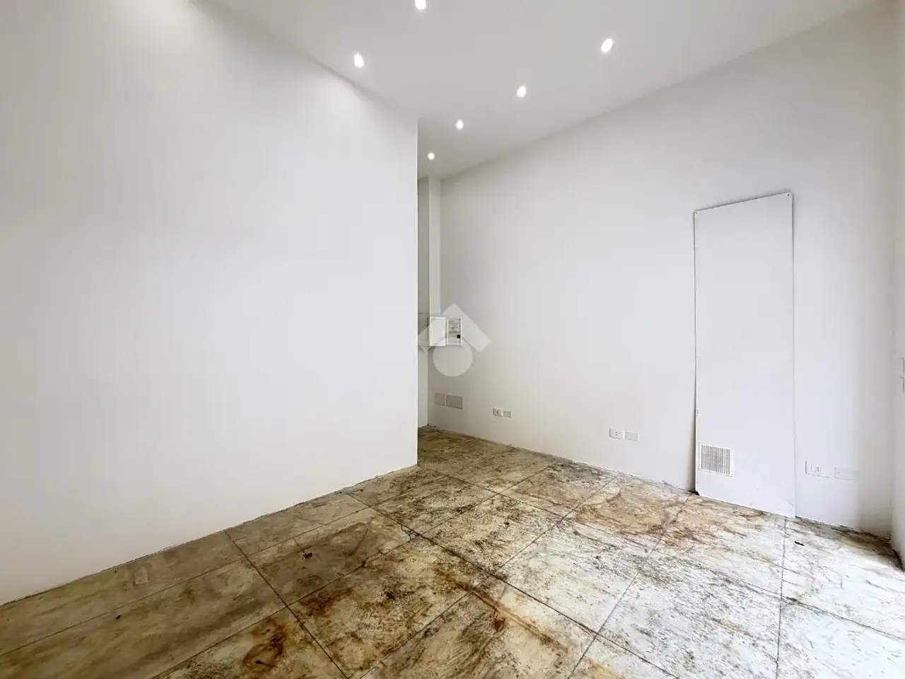 Negozio in Corso Amedeo 52, Livorno, {3} - Foto 2