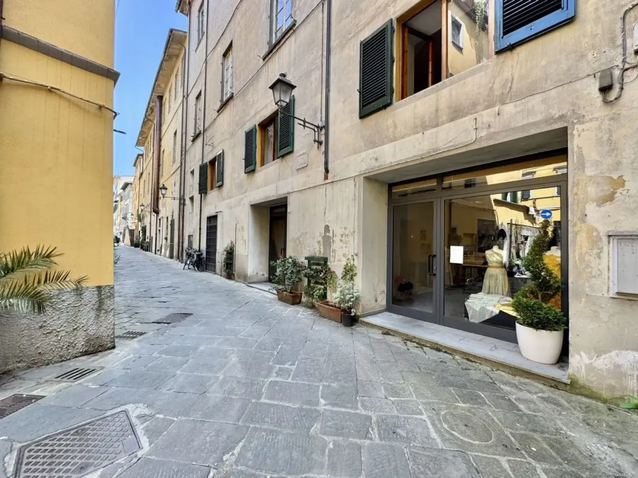 Negozio in Ia Ricasoli 4, Pescia, {3} - Foto 2
