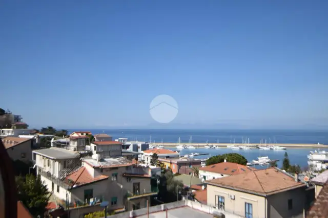 4-room flat in Piazza Mercanzie, Agropoli - Photo 1