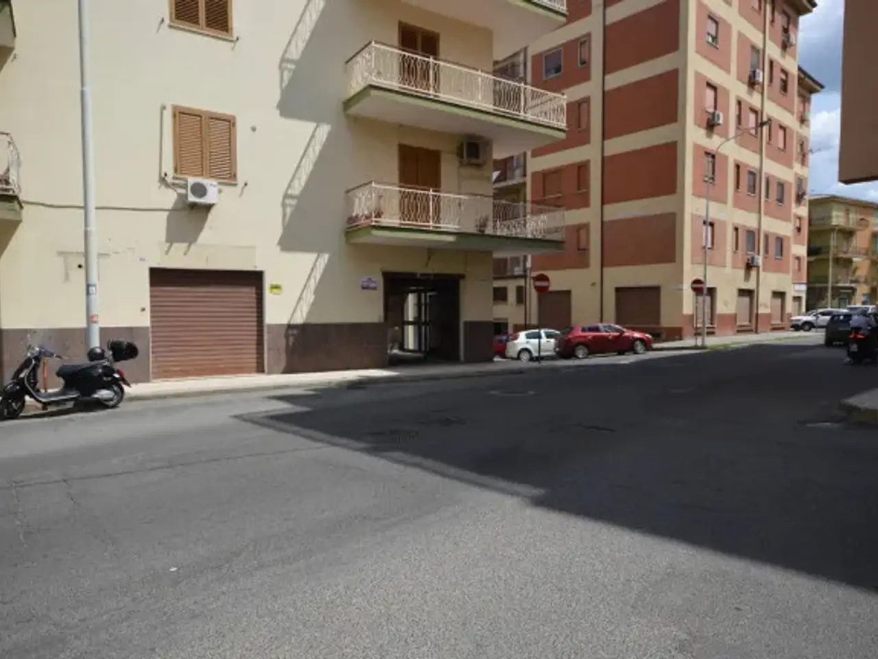 Locale commerciale in Corigliano-Rossano - Via Sicilia, 67, Corigliano-Rossano, {3} - Foto 1