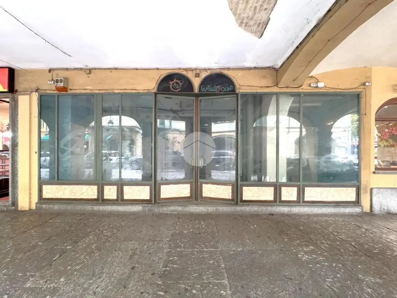 Negozio in Via Ivrea 2, Rivarolo Canavese, {3} - Foto 1