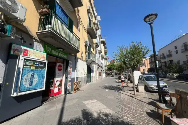 Negozio in Via Arenaccia 193, Napoli - Foto 1