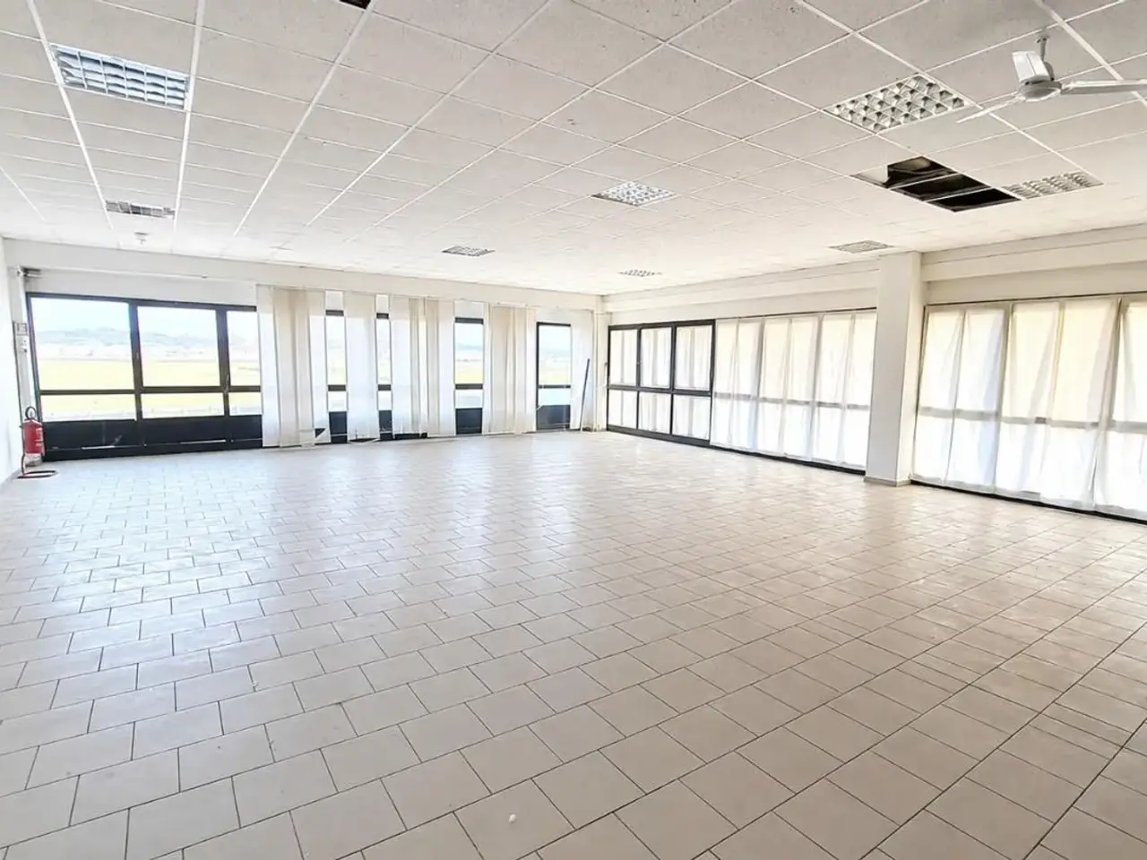 Locale commerciale in , Peccioli, {3} - Foto 1