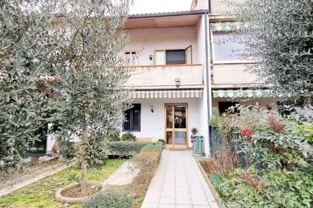 Terraced house in Rancesco Caracciolo 50013, Campi Bisenzio - Photo 1