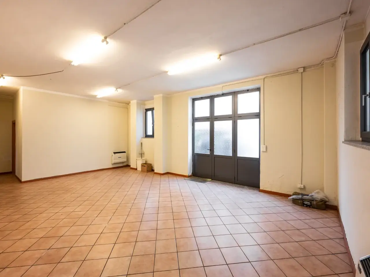 Laboratorio in Via Alessandro Mazzucotelli 10, Milano, {3} - Foto 1
