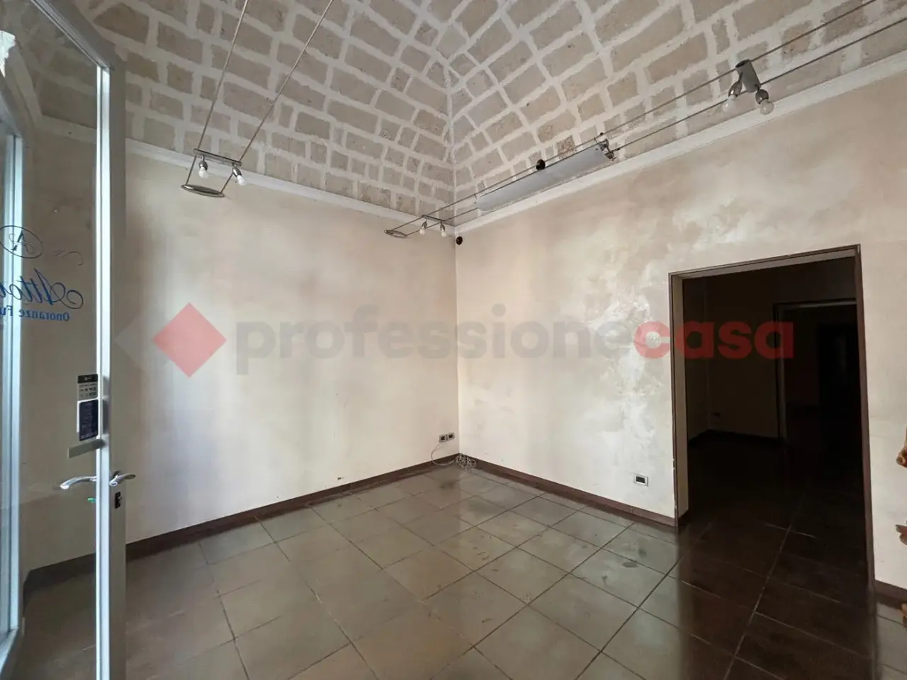 Negozio in Via Mazzini 170, Taranto, {3} - Foto 2
