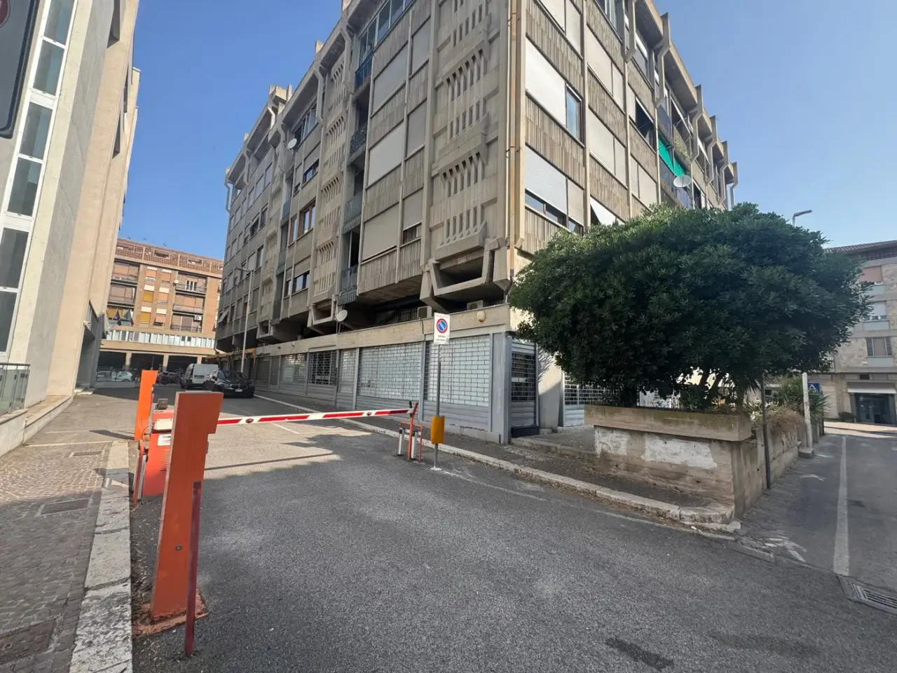 Negozio in Locale in Via delle Conce, Terni, {3} - Foto 2