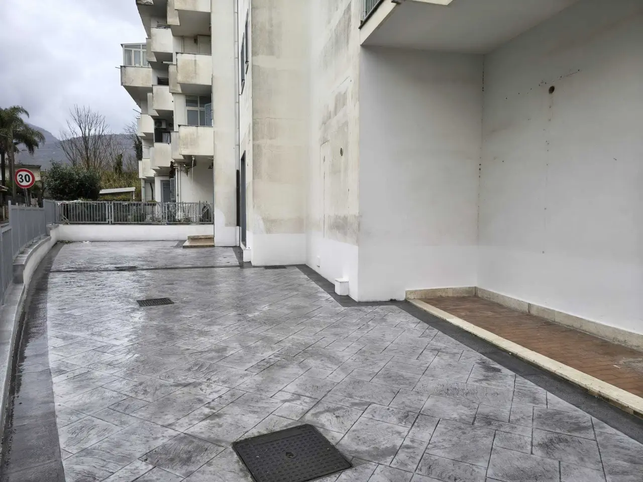 Esercizio commerciale in San Marino, Sarno, {3} - Foto 1