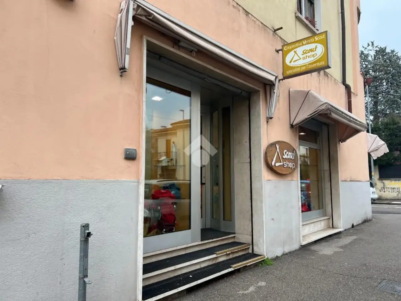 Negozio in Via Calvi 12, Verona, {3} - Foto 2