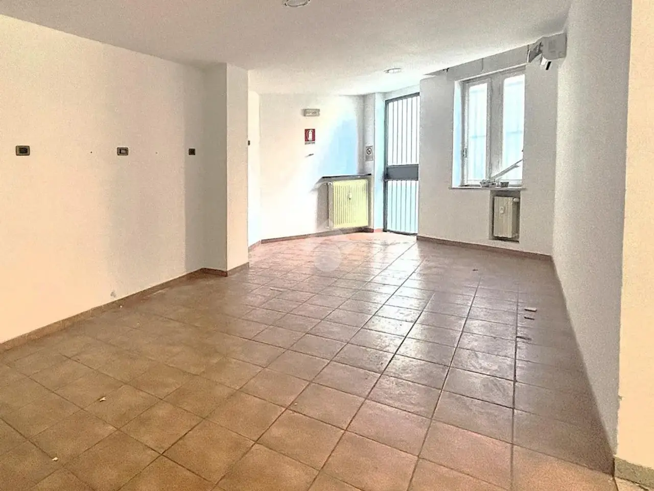 Negozio in Via S. G. Bosco 85, Novi Ligure, {3} - Foto 1