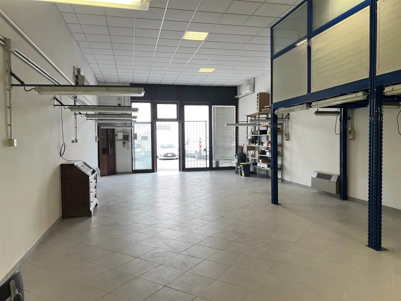 Negozio in  Campi Bisenzio, Campi Bisenzio, {3} - Foto 1