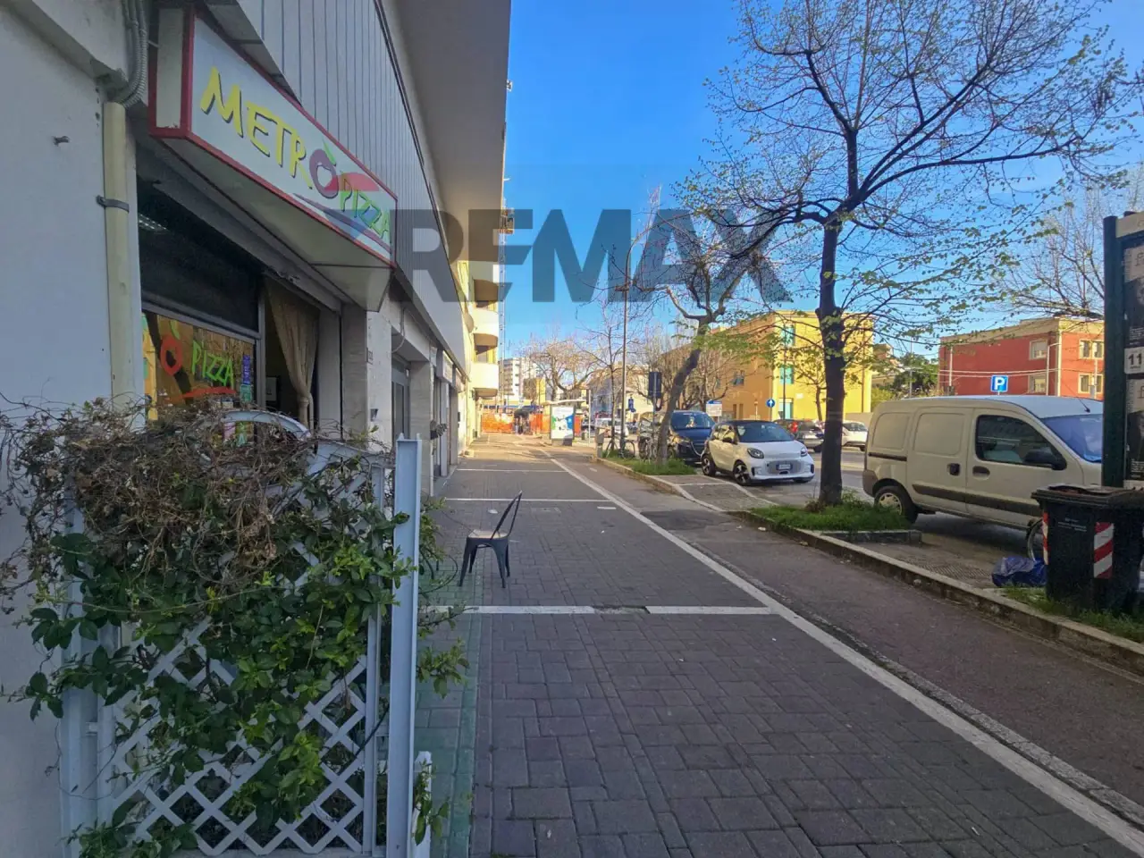 Esercizio commerciale in Viale Gabriele d\'Annunzio 263/5, Pescara, {3} - Foto 2