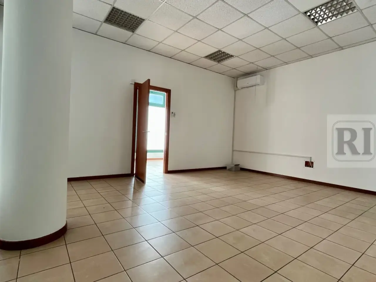 Negozio in , Limena, {3} - Foto 2