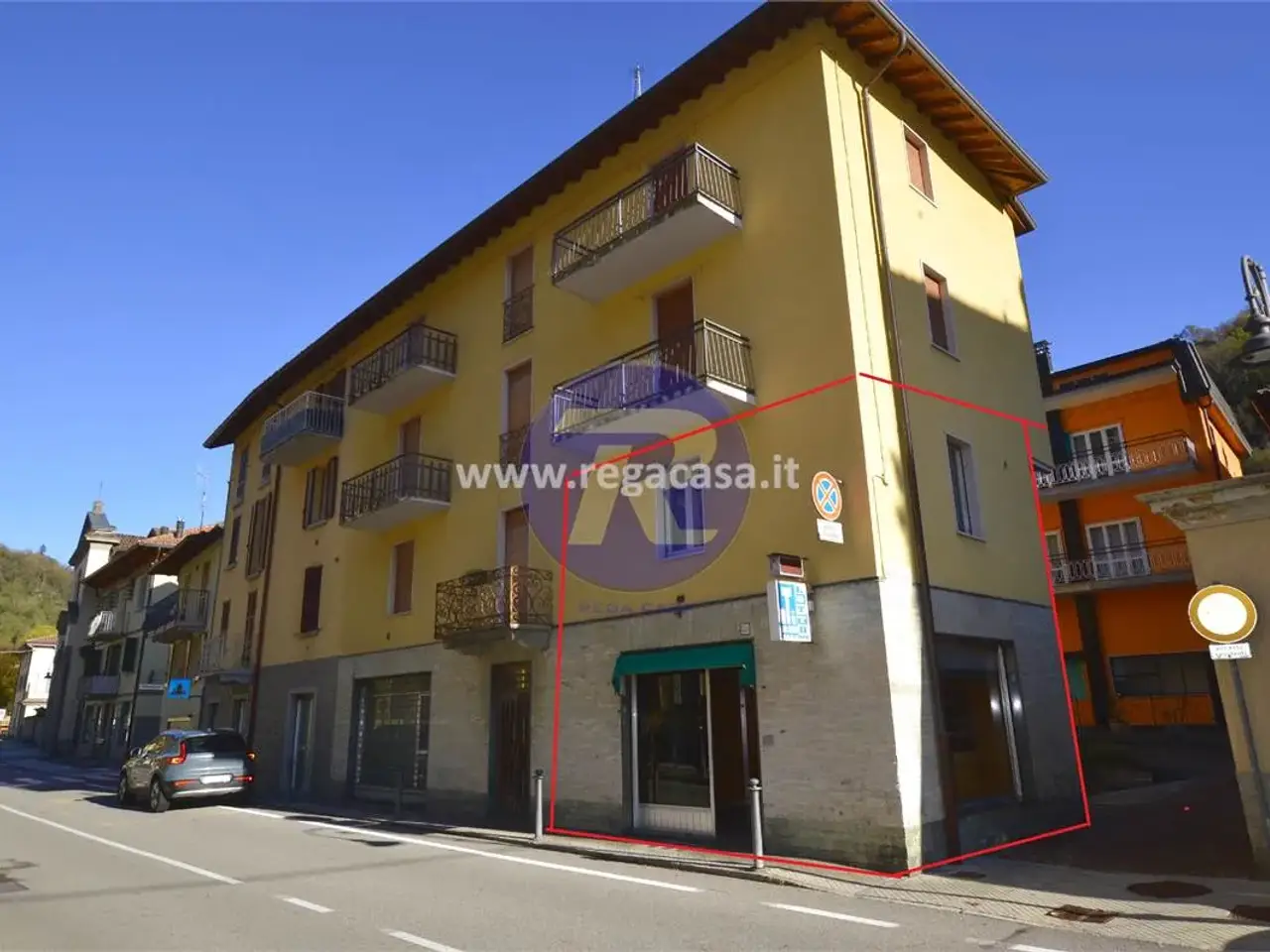 Negozio in Viale Vittorio Veneto 26, San Pellegrino Terme (Bg), San Pellegrino Terme, {3} - Foto 2