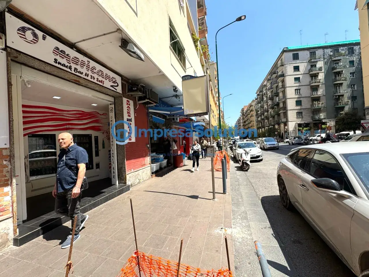 Esercizio commerciale in Via Francesco Cilea, Napoli, {3} - Foto 1