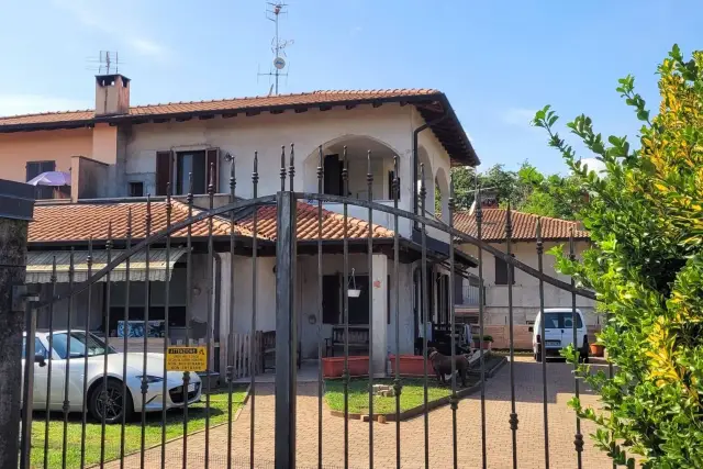 Villa in Via Giuseppe Verdi, Angera - Foto 1