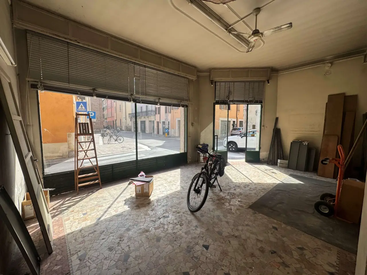 Negozio in Via Domenico Fernelli 23, Mantova, {3} - Foto 1