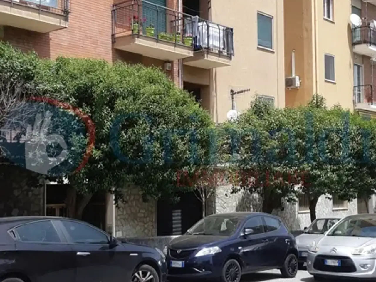 Magazzino in Viale dei Bizantini 270, Catanzaro, {3} - Foto 1