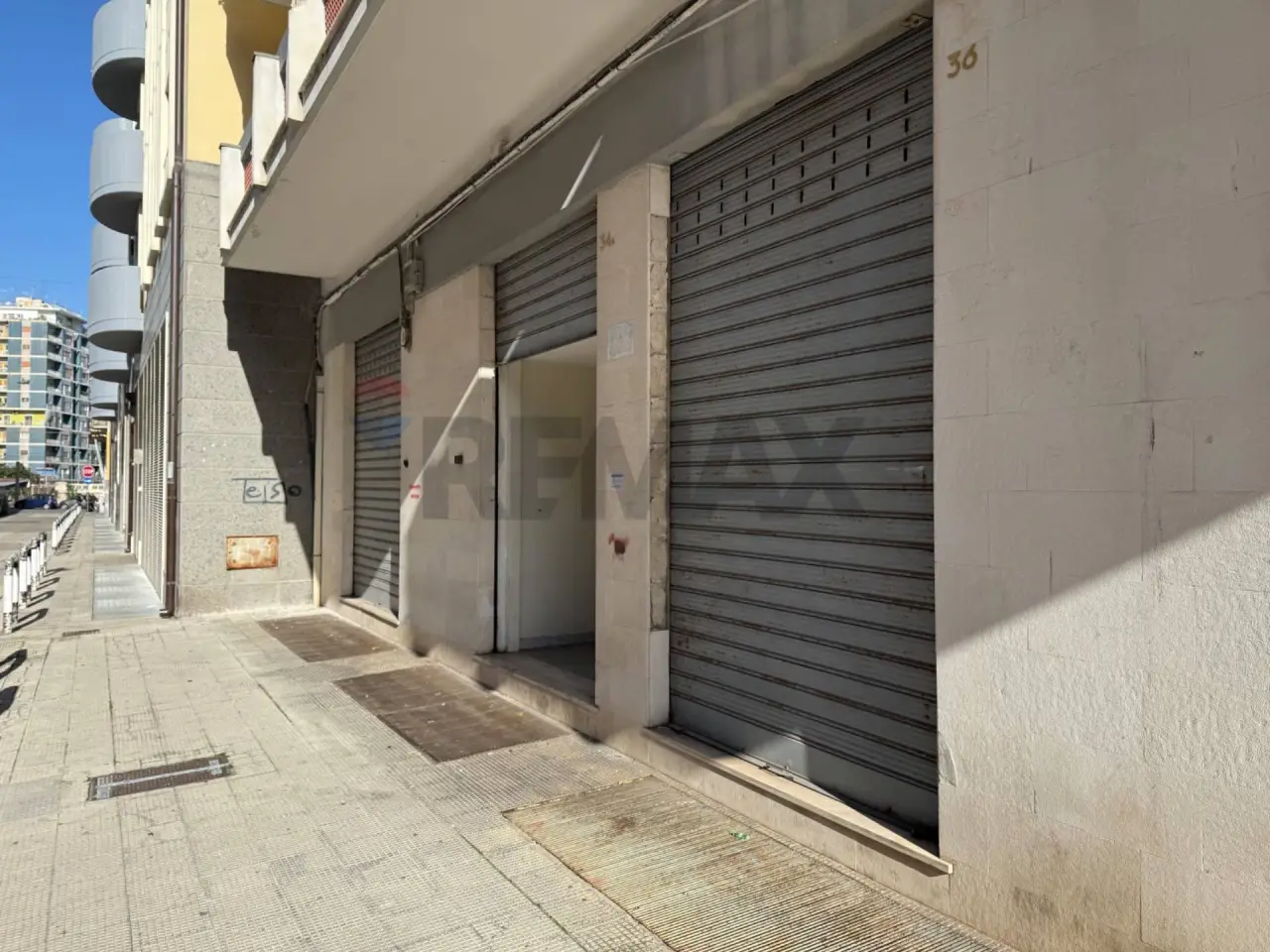 Negozio in Via Andrea Angiulli 34, Bari, {3} - Foto 2