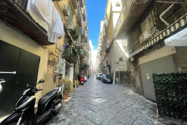 Negozio in Via S. Mattia 75, Napoli - Foto 1