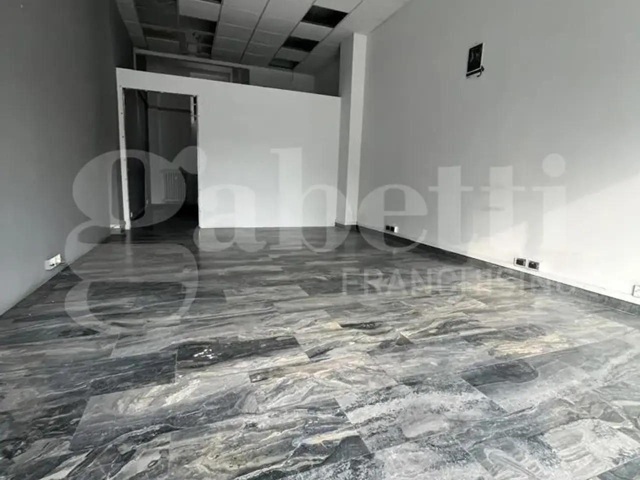 Negozio in Via Val di Sole 22, Milano, {3} - Foto 2