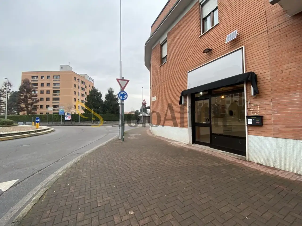 Negozio in , Buccinasco, {3} - Foto 1