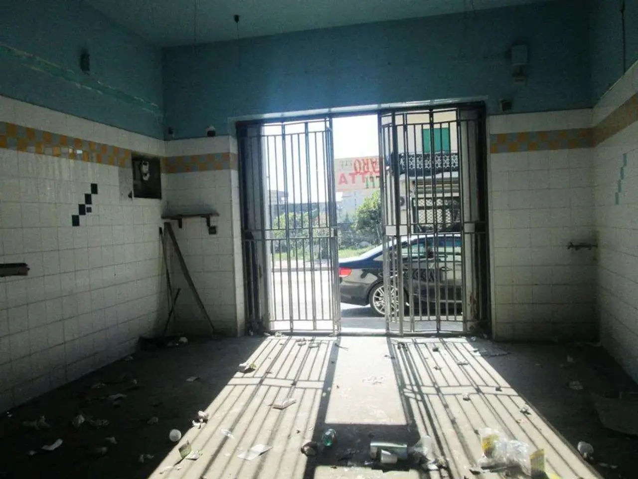 Negozio in Via Domitiana, Mondragone, {3} - Foto 1