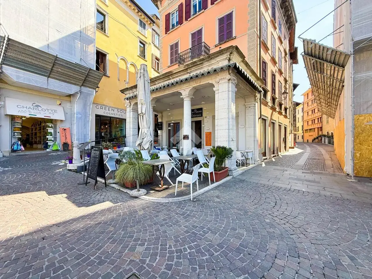 Negozio in Piazza della Vittoria 11, Salo', {3} - Foto 1