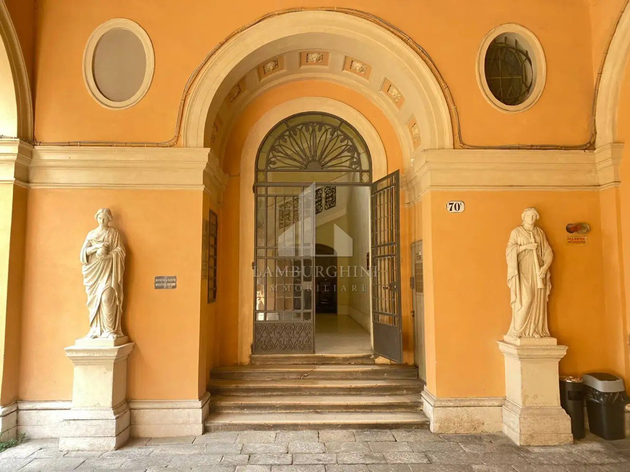 Negozio in Via Borgo dei Leoni, Ferrara, {3} - Foto 2