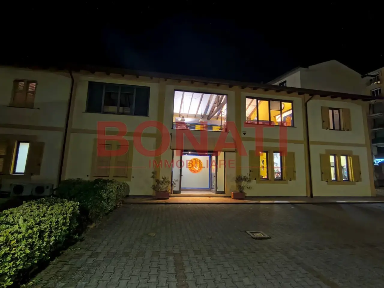 Palazzina commerciale in Via Leopardi 5, La Spezia, {3} - Foto 1