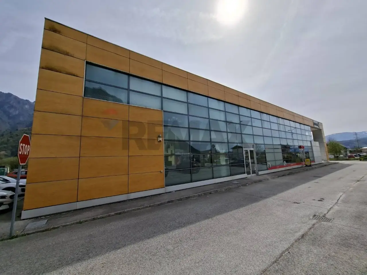 Esercizio commerciale in Via Cima I Prà 9, Ponte Nelle Alpi, {3} - Foto 1