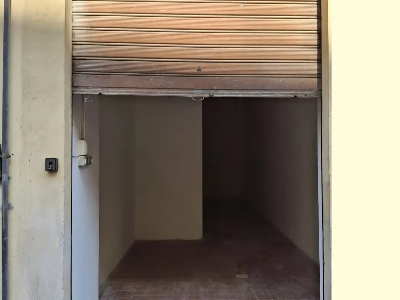 Magazzino in Via Francesco Baracca 203, Firenze, {3} - Foto 1