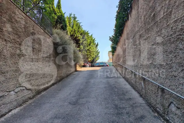 Garage or car box in Via Gramsci, Trani - Photo 1